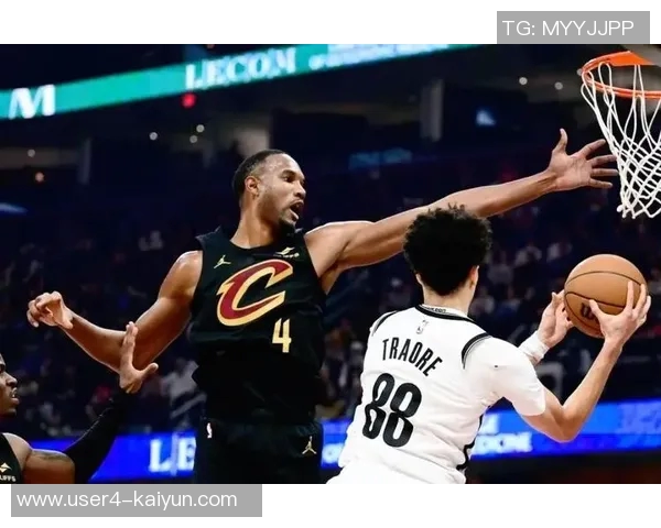 阿特金森赞年轻球员表现出色攻防两端均展现惊人实力与潜力 阿特金森赞年轻球员表现出色攻防两端均展现惊人实力与潜力